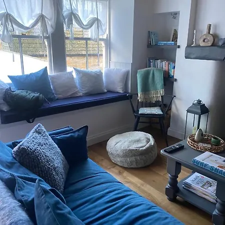 Shrimp - 3 Bed Renovated With Stunning Sea Views Holiday home Staithes