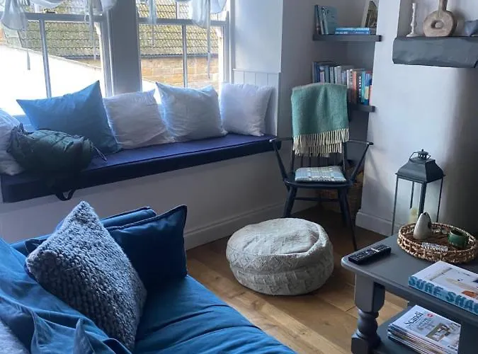 Shrimp - 3 Bed Renovated With Stunning Sea Views Holiday home Staithes